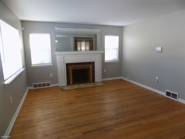 Foto del edificio - 3 br, 1.5 bath House - 15834 Collingham Dr