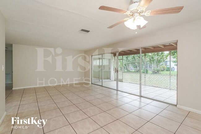 Foto del edificio - 4108 SE 10th Ct