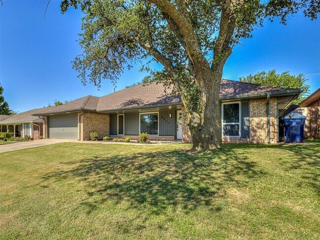 Building Photo - Look at this beautiful home!