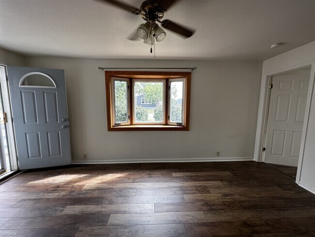 Foto del edificio - 2 br, 1 bath House - 2710 West Rapid Street