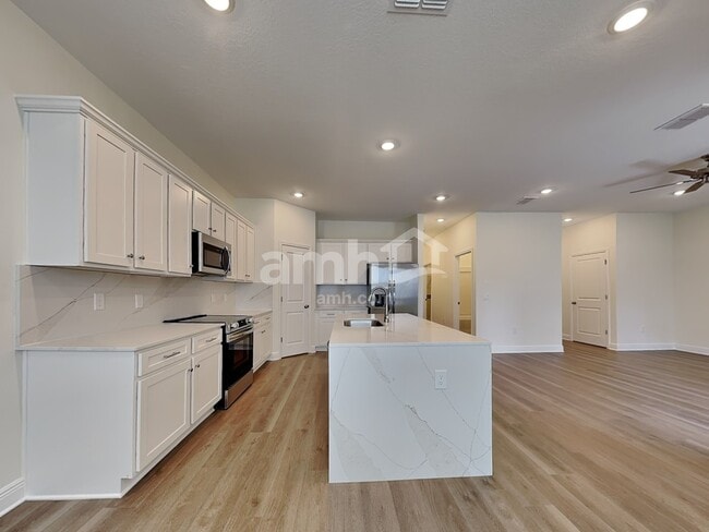 Building Photo - 5945 Sycamore Pl St