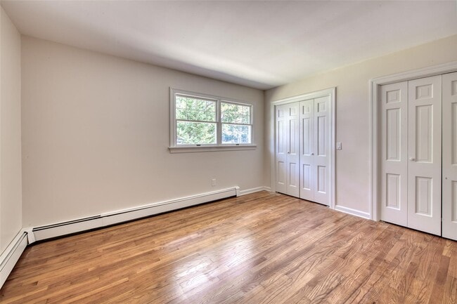 Building Photo - 400 Little Peconic Bay Rd
