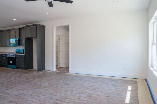 Building Photo - "Charming 3-Bedroom Retreat with 2 Full Baths in Fort Payne – Spacious 1,508 Sq. Ft. Gem!"