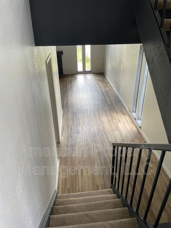 Foto del edificio - 6112 S Lakewood Ave