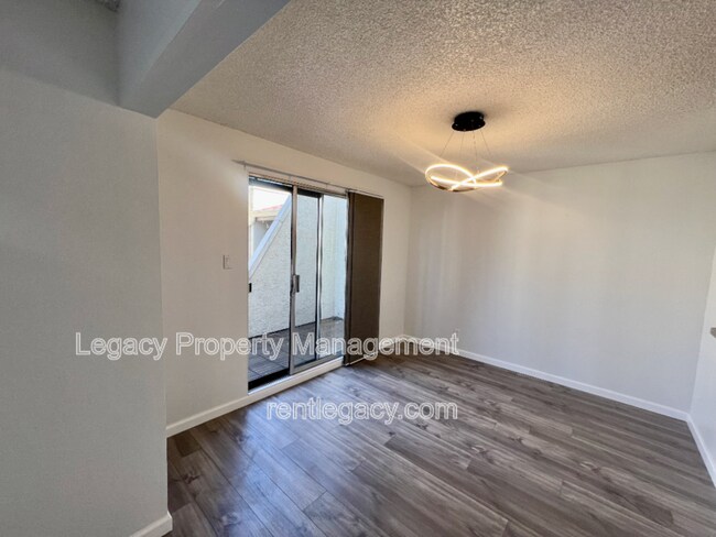 Foto del edificio - 2200 Laguna Cir