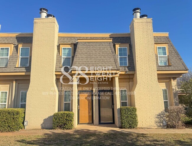 Building Photo - 2 Bed/1.5 Bath Townhome Located in East Norman *AVAILABLE NOW!*