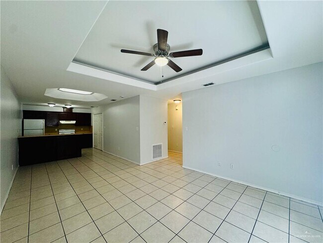 Building Photo - 12 W Prosperity Dr