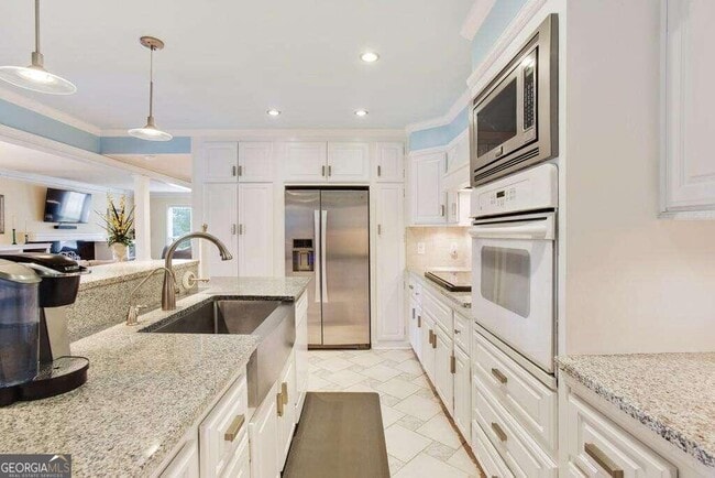 Building Photo - 8900 Carroll Manor Dr