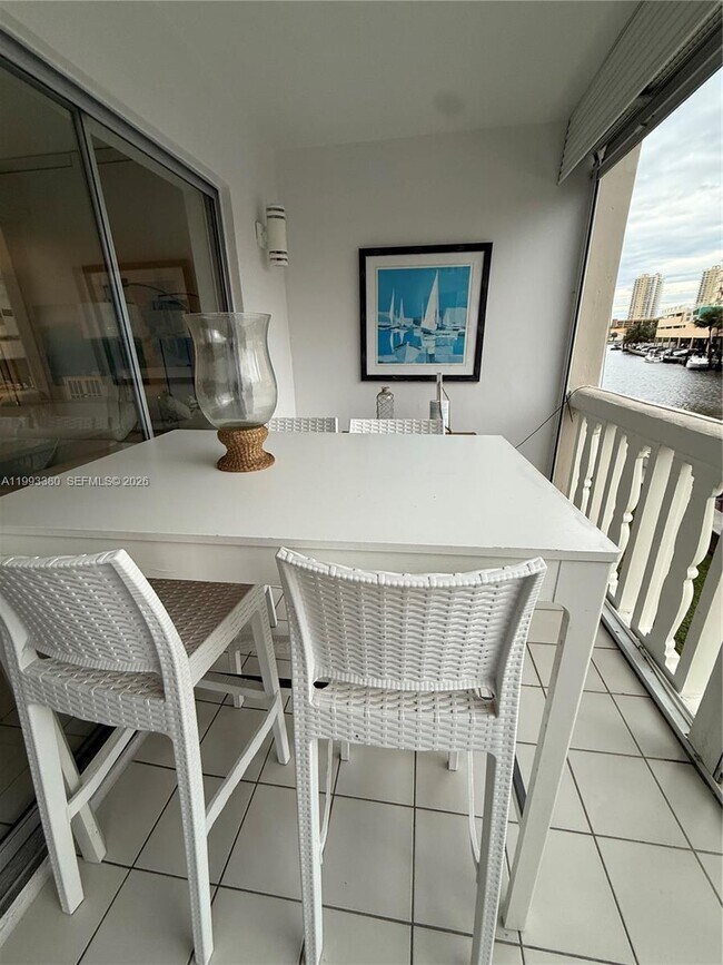 Foto del edificio - 440 Paradise Isle Blvd