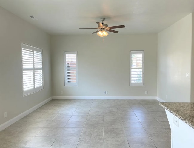 Building Photo - 3971 Bella Vista Dr