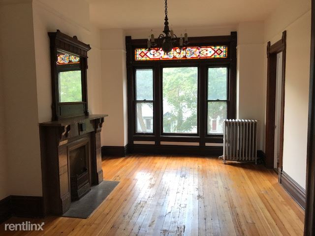 Primary Photo - 2503 N Burling St
