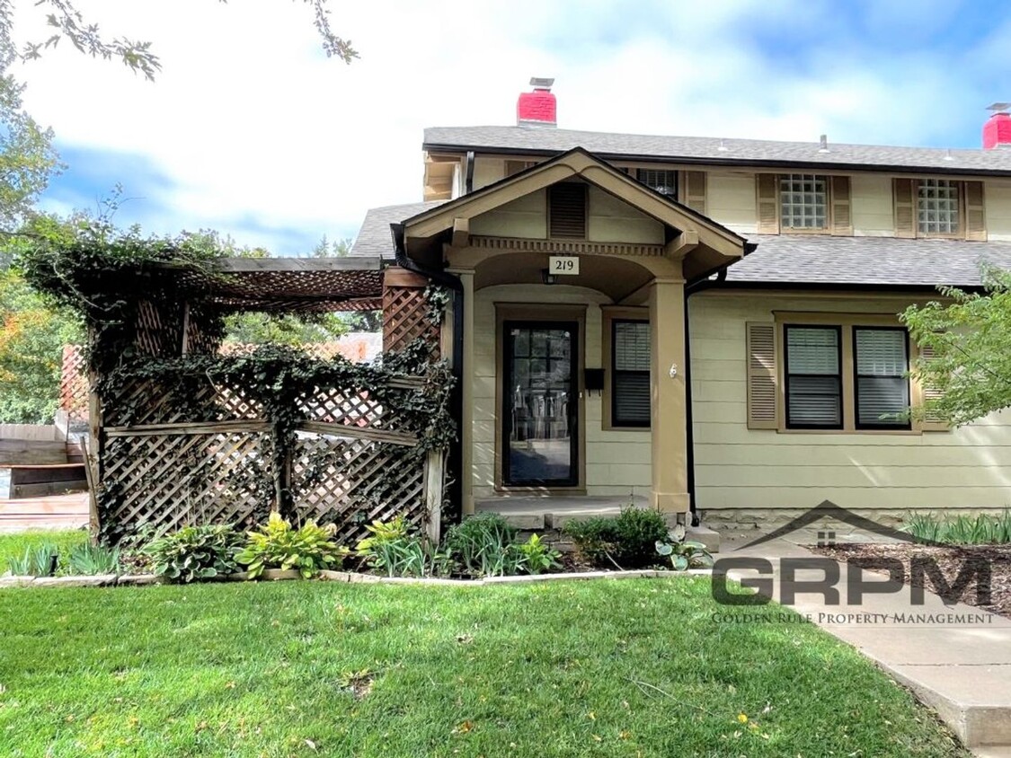 Foto principal - 217 S Fountain St