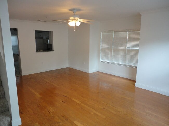 Building Photo - 2636 SW 35th Pl