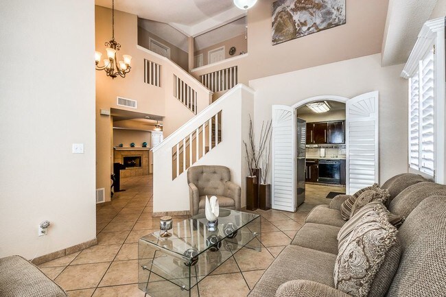 Building Photo - 1453 Chato Villa Dr