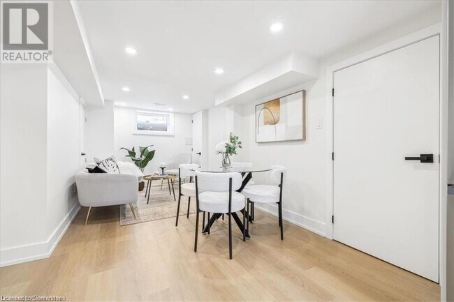 Photo du bâtiment - 98 E 37th St