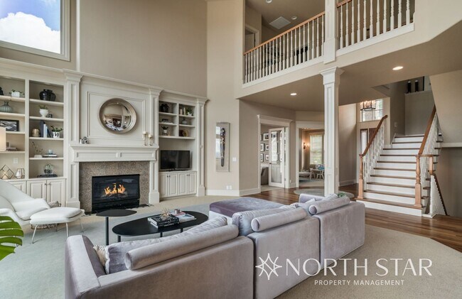 Building Photo - Amazing Views in Forest Heights