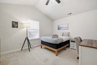 Building Photo - 284 Moate Cir
