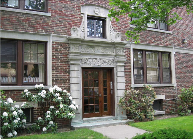 Building Photo - 58 Edwards St