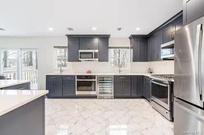 Building Photo - 9 E Stemmer Ln