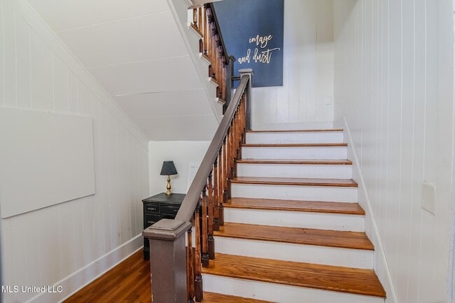 Building Photo - 803 N Congress St