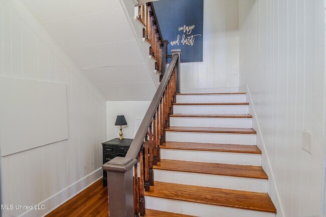 Foto del edificio - 803 N Congress St