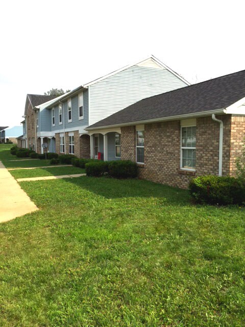 Exterior - Convenient Living at North Troy Apartments & Townhomes, Troy