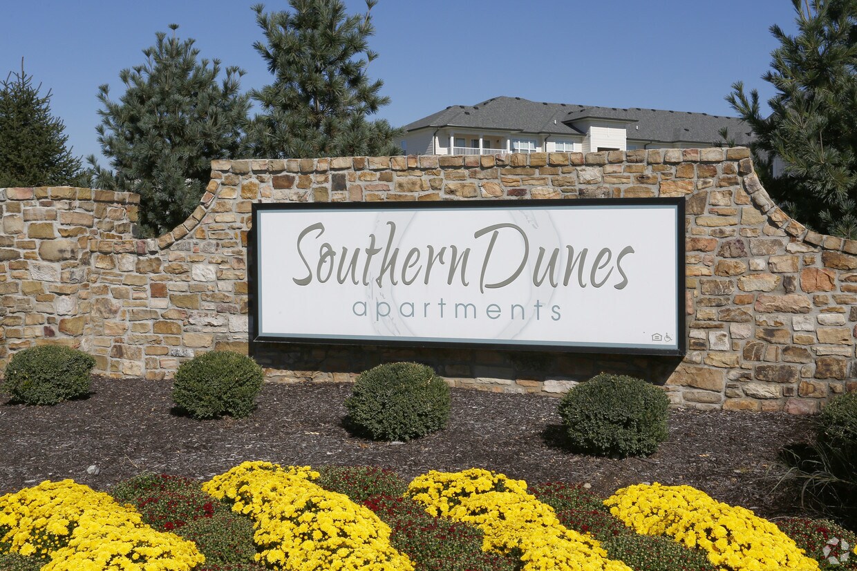 Southern Dunes Apartments in Indianapolis, IN
