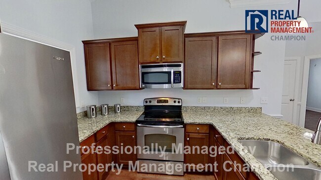 Foto del edificio - End Unit Townhome on One Level