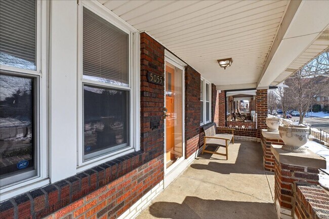 Building Photo - Rhode to House-erado