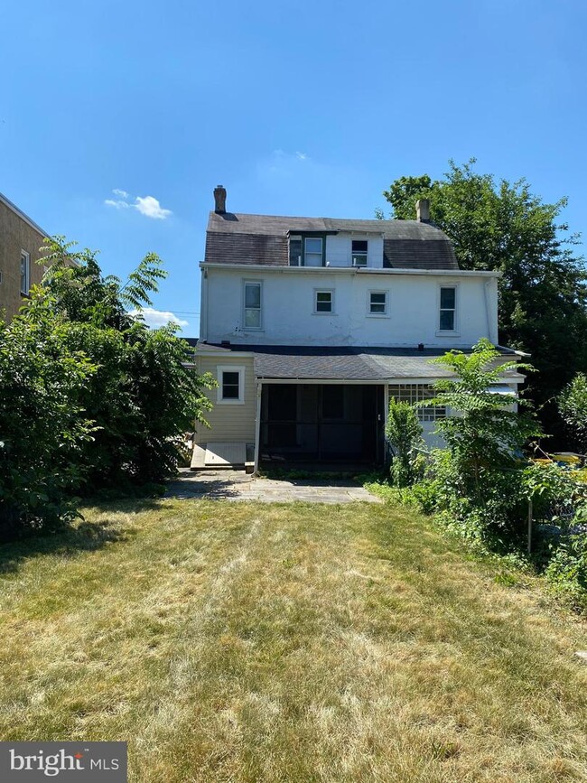 Building Photo - 48 Holland Ave