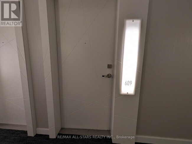 Building Photo - 14 York St