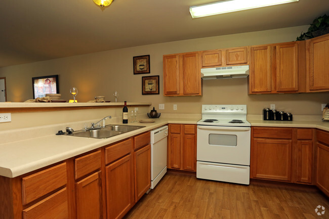 Standard Kitchen - Pines at Southridge