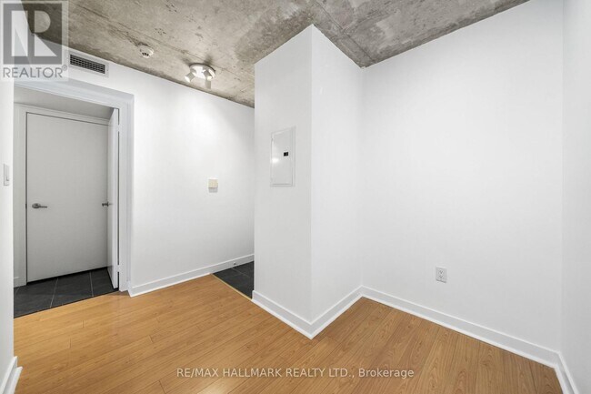 Building Photo - 11 Brunel Ct