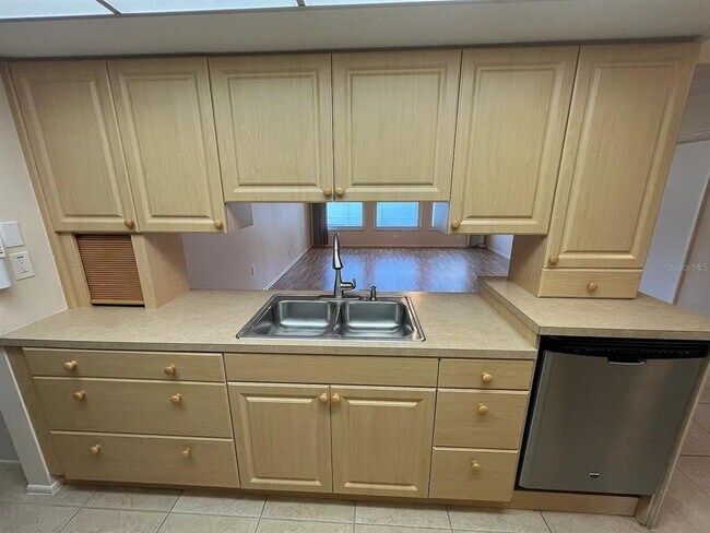 Foto del edificio - 3710 Wilkinson Rd