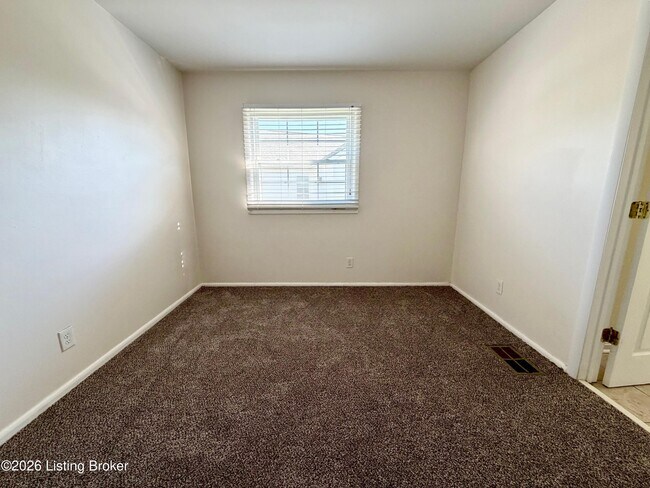 Foto del edificio - 6216 Hillcrest Ct