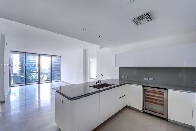 Foto del edificio - 88 SW 7th St