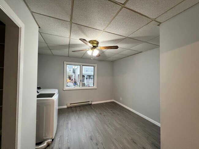 Building Photo - 330 N Sumner Ave