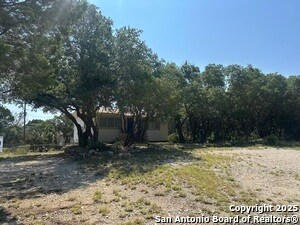 Building Photo - 3058 Westview Dr