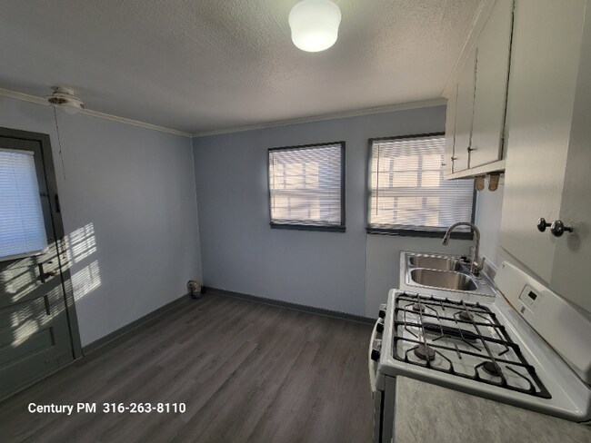 Foto del edificio - 4011 E Whitney Ln