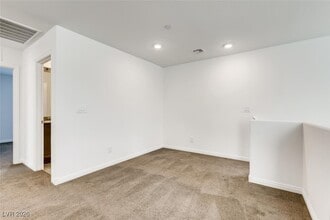 Building Photo - 4496 Pencester St