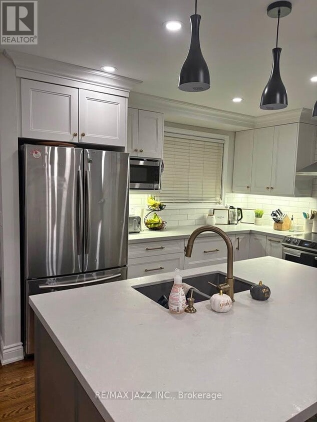 Photo principale - 1074 Willowdale Ave