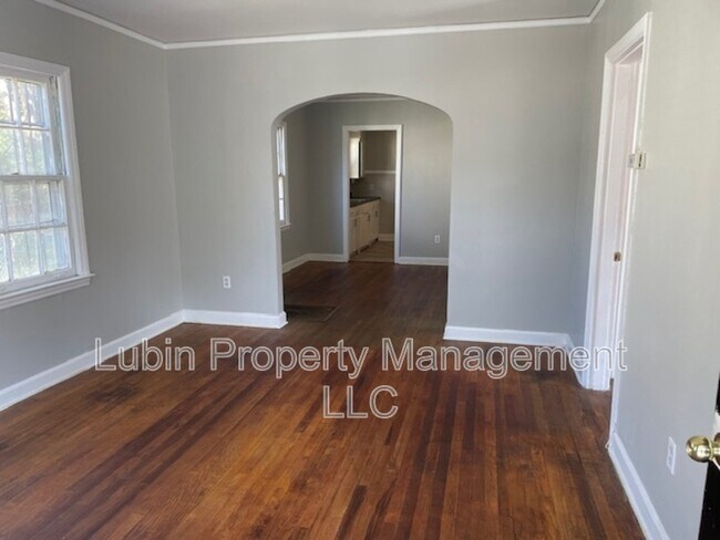 Building Photo - 1040 Alaska St