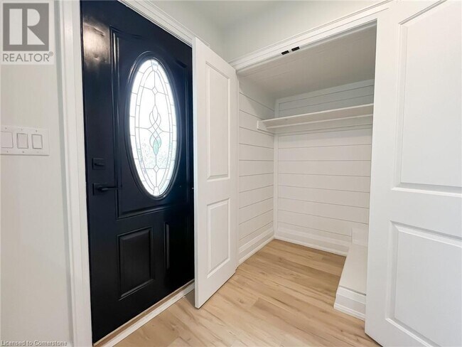 Photo du bâtiment - 447 E 13th St