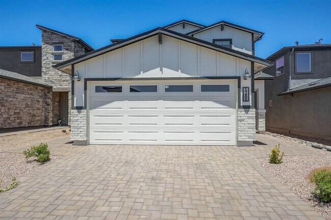 Foto del edificio - Brand new home! 3 bedroom, 2.5 bathroom in...