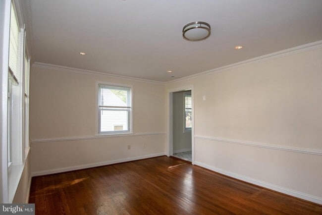 Building Photo - 6733 Gouthier Rd