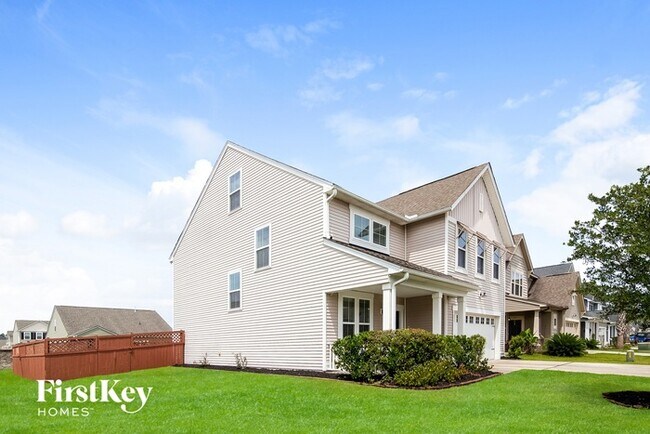 Building Photo - 543 Crossland Dr