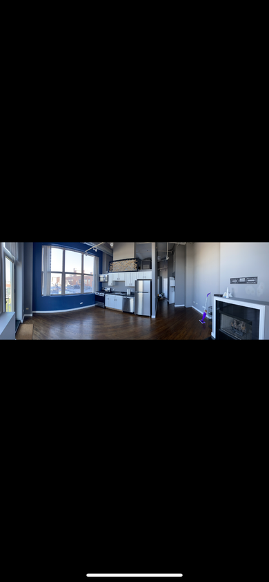 Corner unit with south/west facing windows - 500 S Clinton St