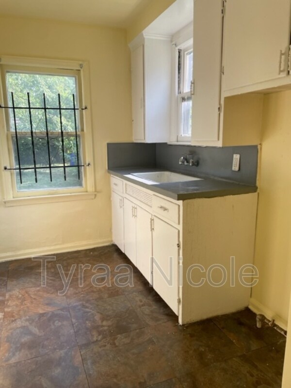 Building Photo - 15252 Rossini Dr