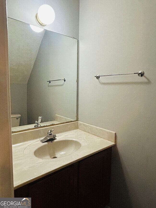 Foto del edificio - 207 Hillcrest Dr