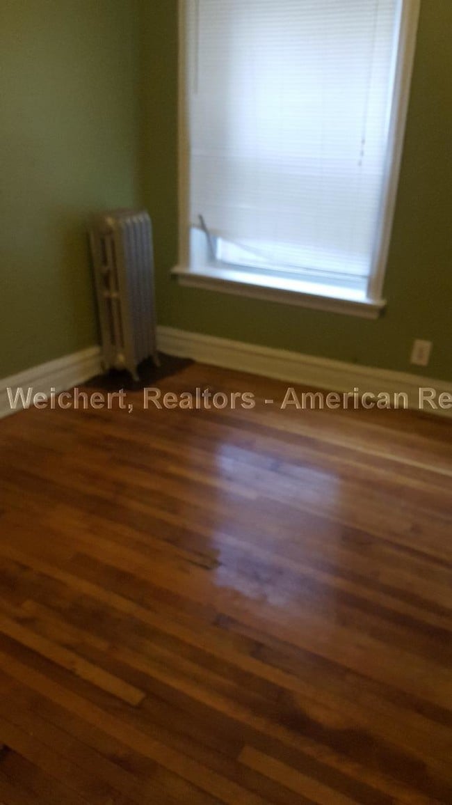 Building Photo - 6024 S Eberhart Ave